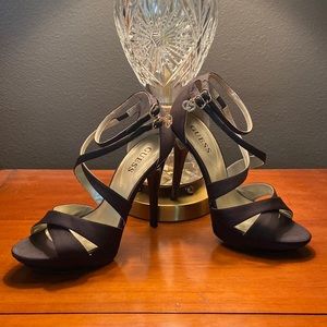 Guess platforms. Black. Size 7